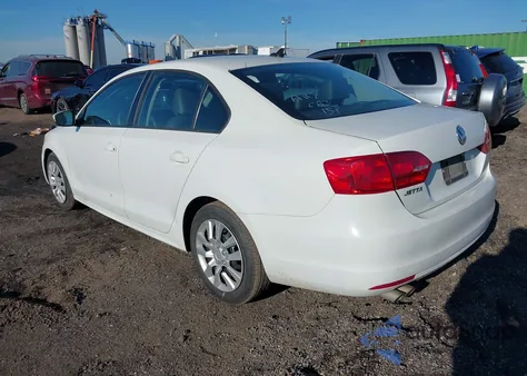 2014 Volkswagen Jetta 1.8T Se z USA, uszkodzony, nr VIN 3VWD17AJ3EM266161